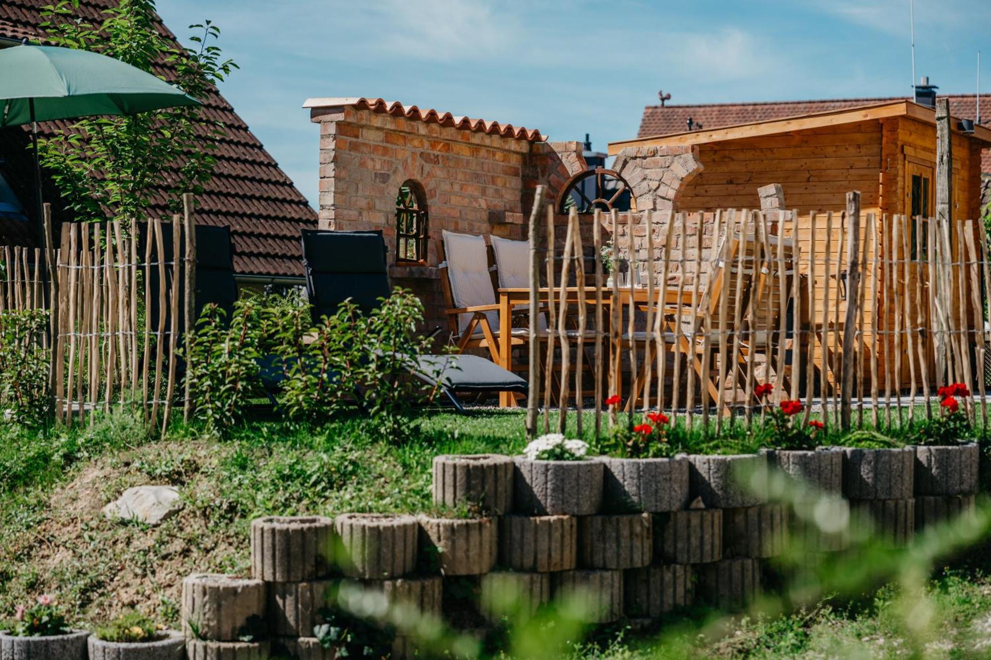 Ferienwohnung Am Weinberg Boetzingen Dış mekan fotoğraf